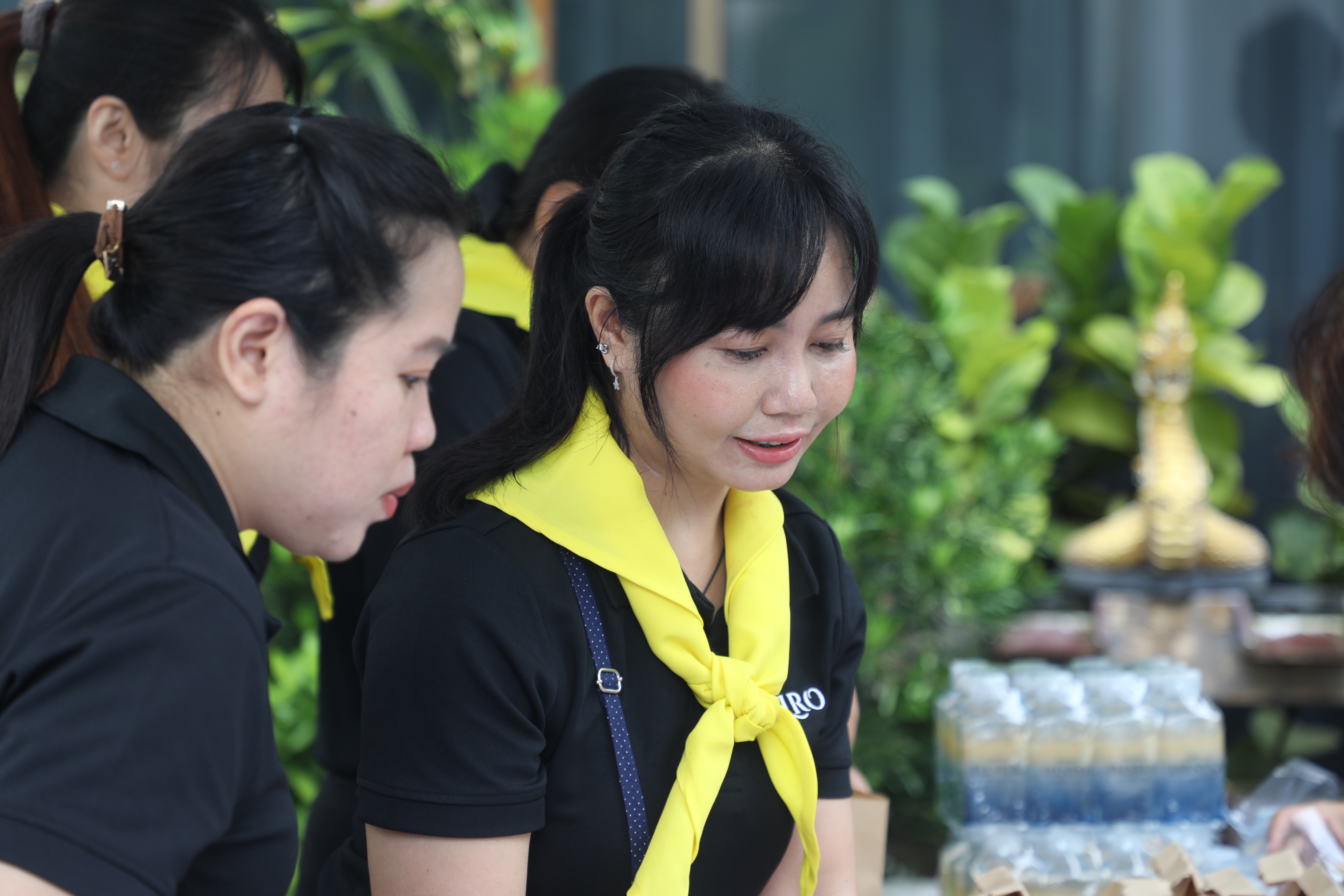title - ส.ป.ก. จัดกิจกรรม “ประดิษฐ์ดอกไม้ถวายความอาลัย” ส่งเสริมสนับสนุนให้บุคลากรมีจิตสาธารณะและมีส่วนร่วมในการบำเพ็ญสาธารณะประโยชน์